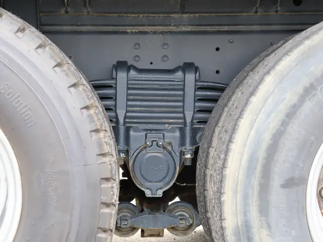 いすゞ ギガ 2PG-CXZ77CT(6x4)の写真13