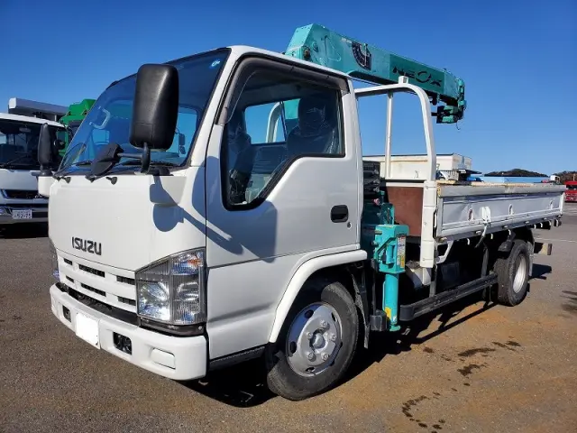 いすゞ エルフ BDG-NKR85R(2WD)の写真1
