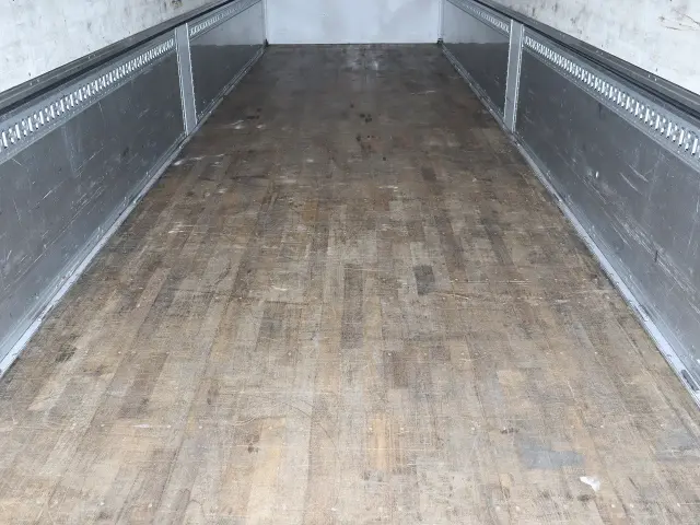 ＵＤ クオン QPG-CG5ZA(8x4)の写真15