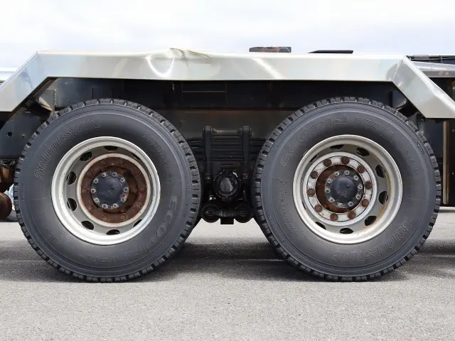 いすゞ ギガ QKG-CYZ77BMの写真34