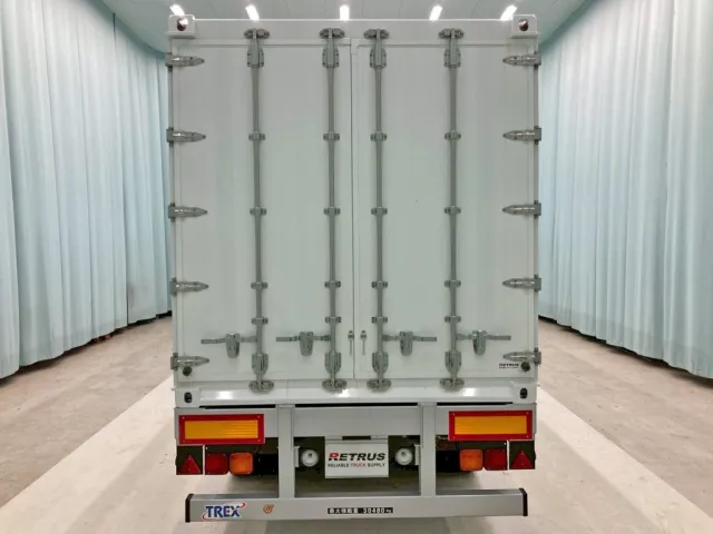 リヤ蝶番・ハンマーロック・キャッチはステンレス製です。|トレクス  CTB34004の写真9