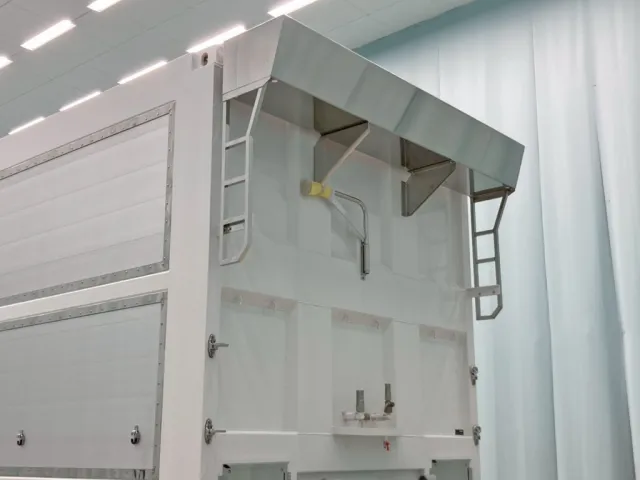 シートデッキ・左右ハシゴはステンレス製です。|トレクス  CTB34004の写真15