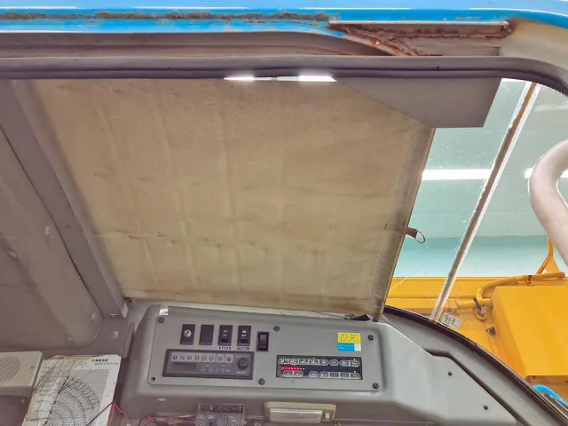 日差し除けが付いています。|コベルコ  EZ03の写真20
