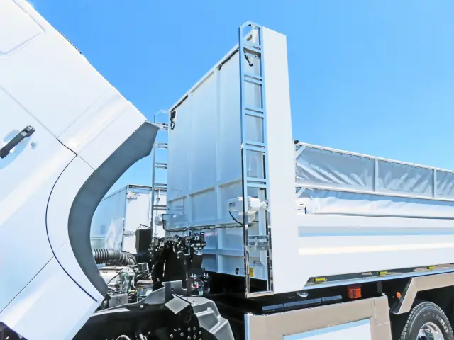 日野 プロフィア 2DG-FS1AGE(6x4)の写真16