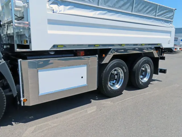 日野 プロフィア 2DG-FS1AGE(6x4)の写真17