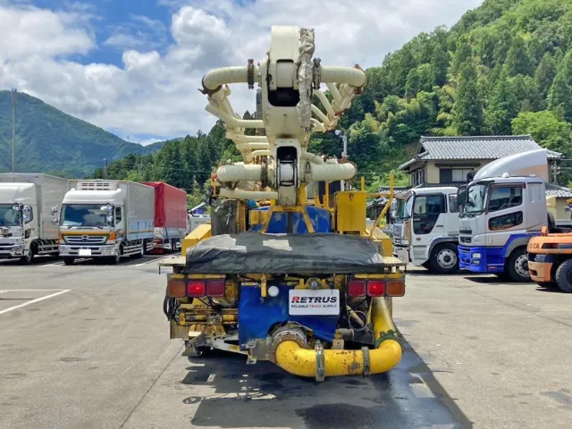 リヤ周りの状態です。|三菱 スーパーグレート QDG-FV50VY改の写真12