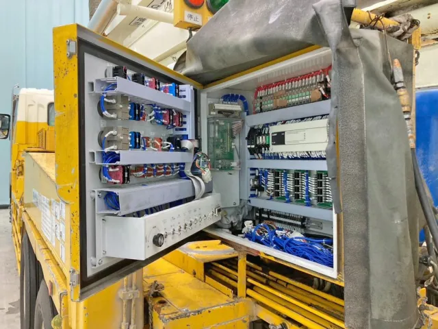 操作盤内部の状態です。|三菱 スーパーグレート QDG-FV50VY改の写真28