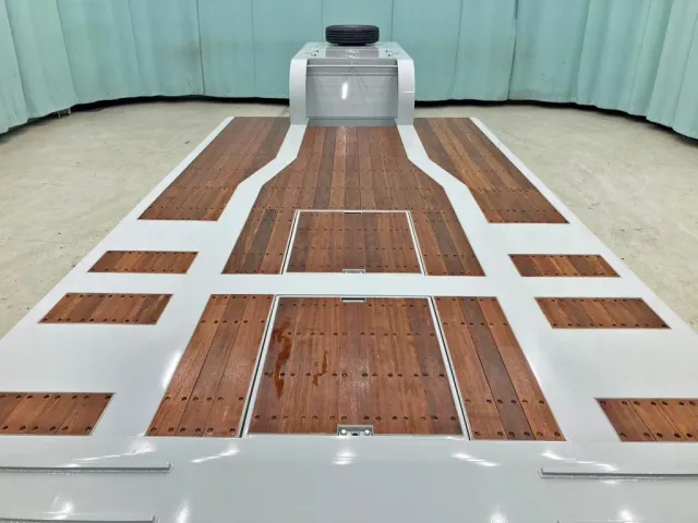 床は板張りです。|トレクス  PLR430CNの写真10