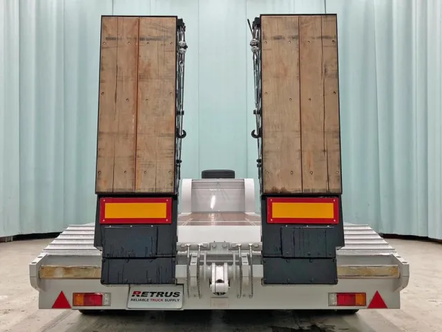 オートスライド機能付きです。(歩みを縮めた状態です)|トレクス  PLR430CNの写真17