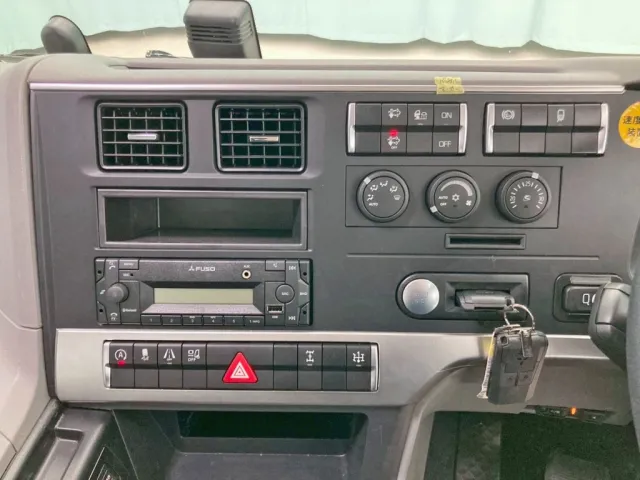 インパネ周りの状態です。|三菱 スーパーグレート 2KG-FS70HZの写真42