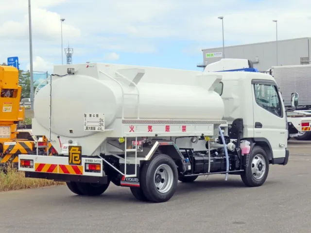 三菱 キャンター 2PG-FEB90(2WD)の写真4