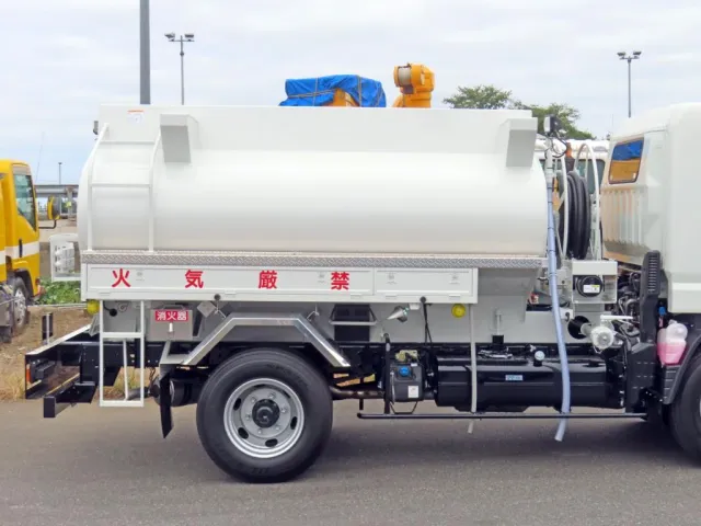 タンクの外観状態です。|三菱 キャンター 2PG-FEB90(2WD)の写真10