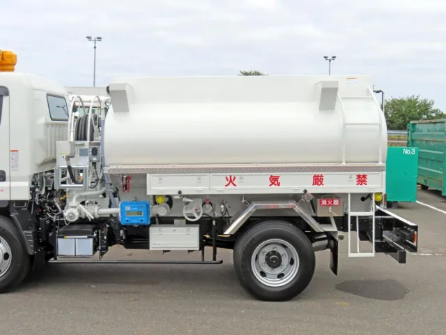 タンクの外観状態です。|三菱 キャンター 2PG-FEB90(2WD)の写真11