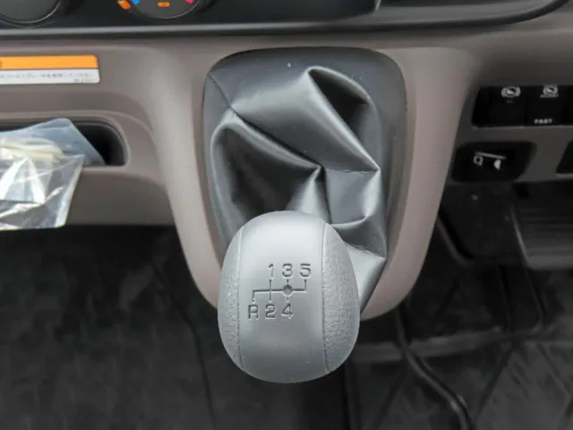 三菱 キャンター 2PG-FEB90(2WD)の写真25