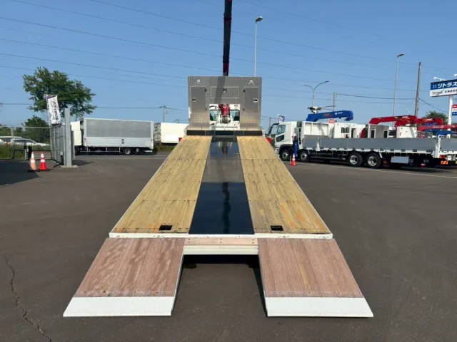 床は左右板張りです。|三菱 スーパーグレート 2KG-FS70HZの写真10