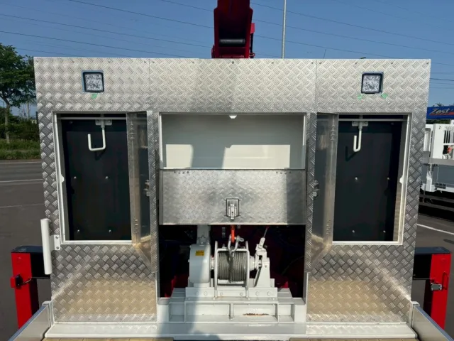 プロテクターにレバーブロック掛け付きの物入れが付いています。|三菱 スーパーグレート 2KG-FS70HZの写真13