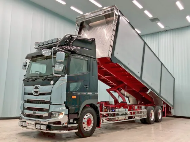 フロント周り、メッキパーツで飾っています。|日野 プロフィア 2DG-FS1AHEの写真1