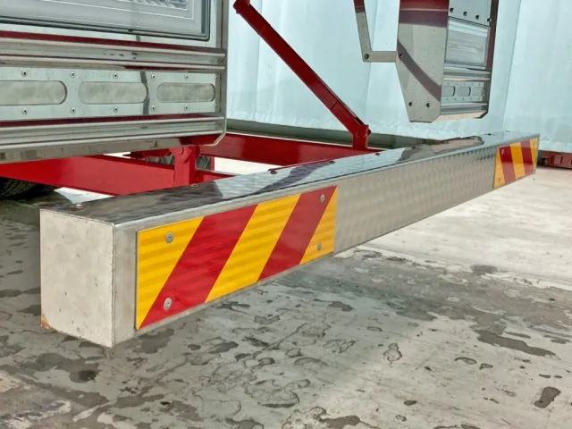 日野 プロフィア 2DG-FS1AHEの写真29