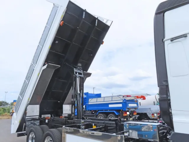 日野 プロフィア 2DG-FS1AJEの写真9