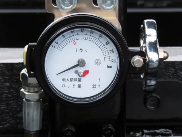 自重計です。|日野 プロフィア 2DG-FS1AJEの写真12