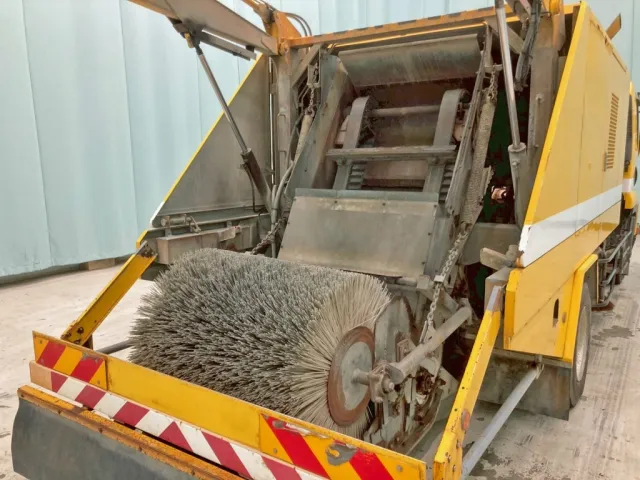 いすゞ フォワード TKG-FRR90T2改(2WD)の写真19