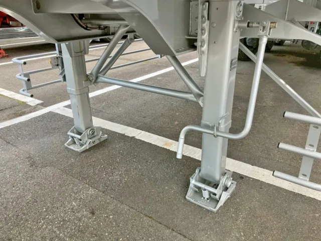 脚は手動式です。|トレクス  CTB34004の写真28