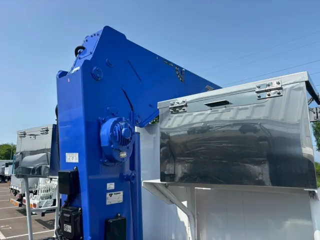 プロテクター前方左右に工具箱が付いています。|三菱 スーパーグレート 2KG-FS70HZの写真22