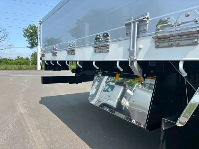 運転席側後方に工具箱が付いています。|三菱 スーパーグレート 2KG-FS70HZの写真23