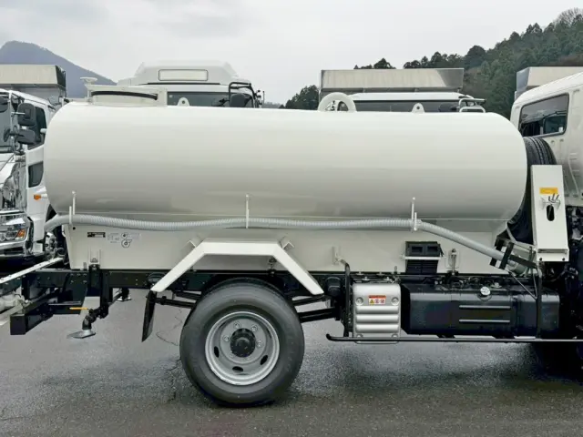 タンクの外観状態です。(運転席側)|日野 デュトロ 2KG-XZU700M(2WD)の写真11
