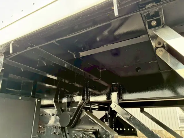 シャーシとネタの状態です。(縦ネタ・横ネタは鉄製です)|日野 プロフィア 2DG-FS1AHEの写真6