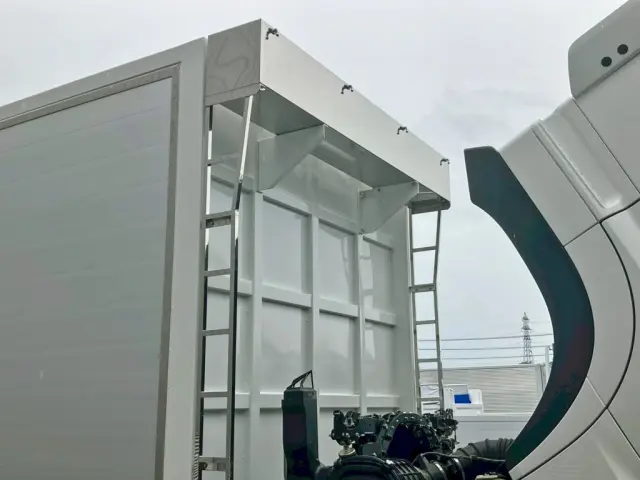 シートデッキ、はしごはステンレス製です。|日野 プロフィア 2DG-FS1AHEの写真14