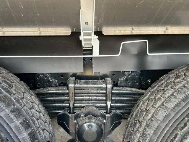 リーフサスです。|日野 プロフィア 2DG-FS1AHEの写真5