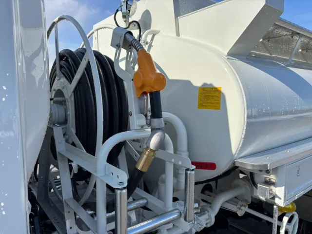 ホースリール付です。|日野 デュトロ 2KG-XZU700M(2WD)の写真13