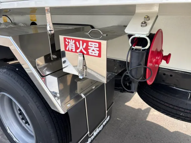 消火器・アース線付きです。|日野 デュトロ 2KG-XZU700M(2WD)の写真21