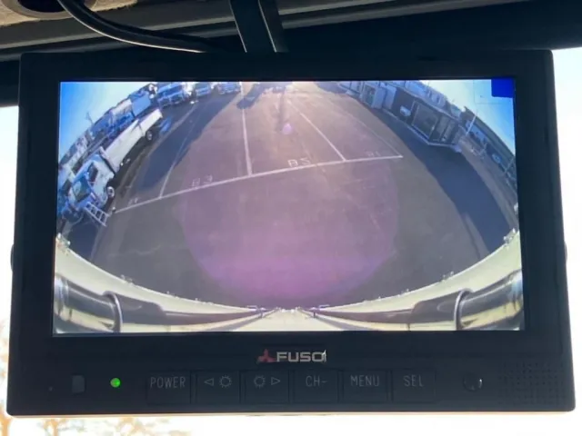 バックアイカメラ・モニター付きです。|三菱 ファイター 2KG-FK65F(2WD)の写真19