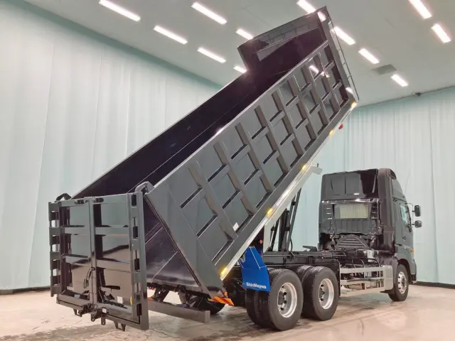 日野 プロフィア 2DG-FS1AJE(6x4)の写真4