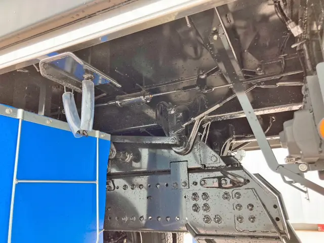 日野 プロフィア 2DG-FS1AJE(6x4)の写真7