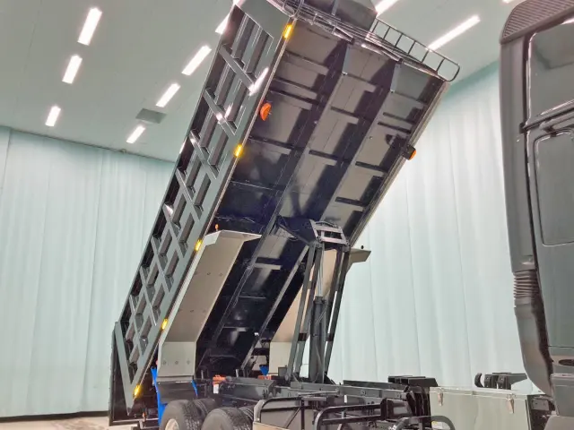 日野 プロフィア 2DG-FS1AJE(6x4)の写真14