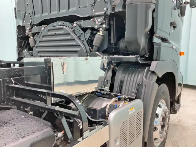 日野 プロフィア 2DG-FS1AJE(6x4)の写真17