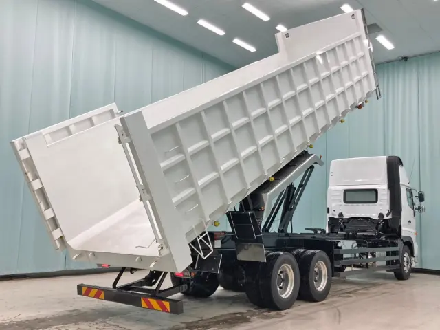 日野 プロフィア 2DG-FS1AHE(6x4)の写真4