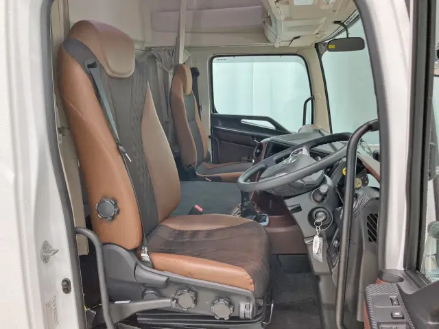 日野 プロフィア 2DG-FS1AHE(6x4)の写真7