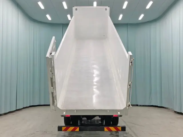 日野 プロフィア 2DG-FS1AHE(6x4)の写真8