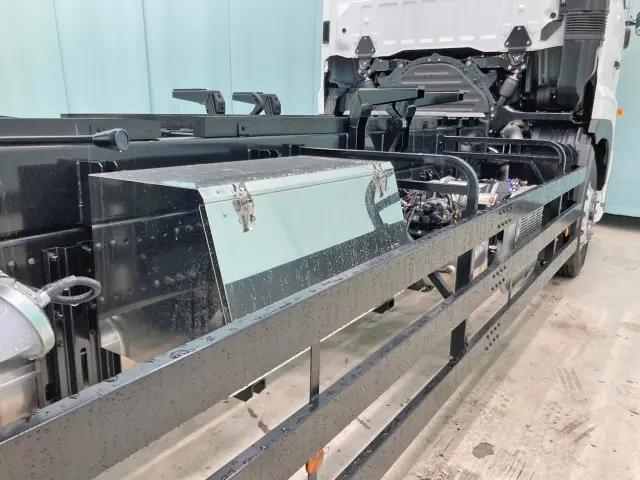 日野 プロフィア 2DG-FS1AHE(6x4)の写真15