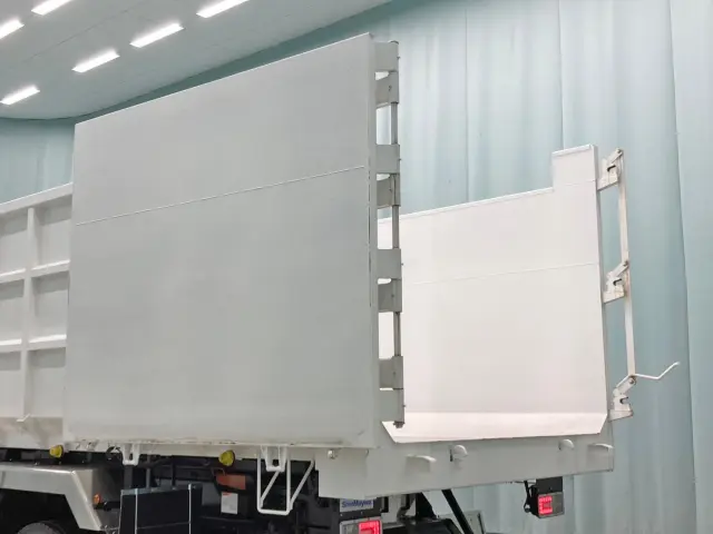 日野 プロフィア 2DG-FS1AHE(6x4)の写真18