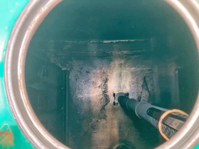 タンク内部の状態です。(前方より2室目)|東邦 東邦 TT28J9C2改の写真11