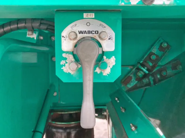 エアサスの昇降レバーです。|東邦  TT28J9C2改の写真30