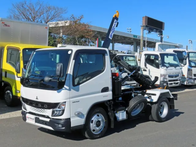 三菱 キャンター 2RG-FBAV0(2WD)の写真1