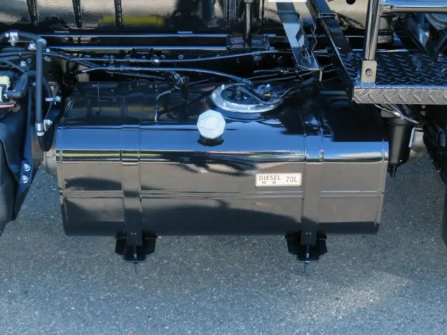 燃料タンクは70Lです。|三菱 キャンター 2RG-FBAV0(2WD)の写真11