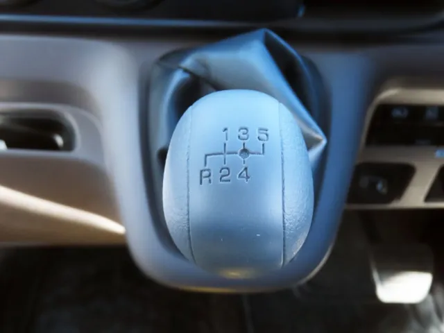 三菱 キャンター 2RG-FBAV0(2WD)の写真15