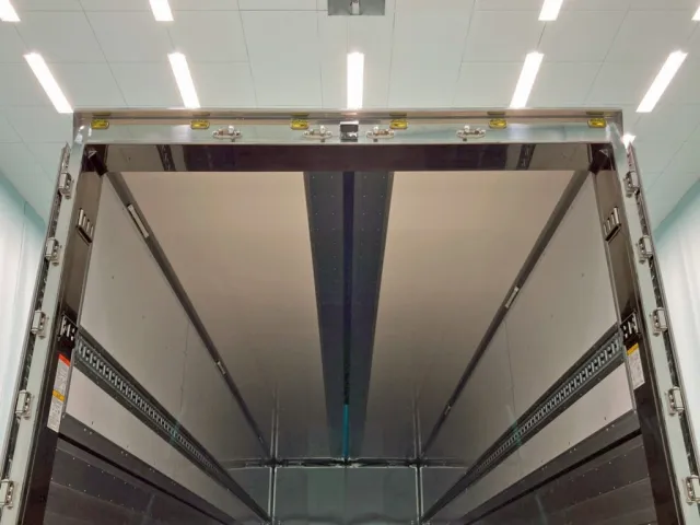 センタービームレスです。|日野 プロフィア 2DG-FR1AHCの写真10